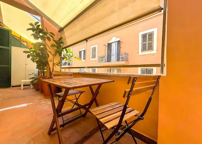 Апартаменты Modern With Private Balcony Near Colosseum *