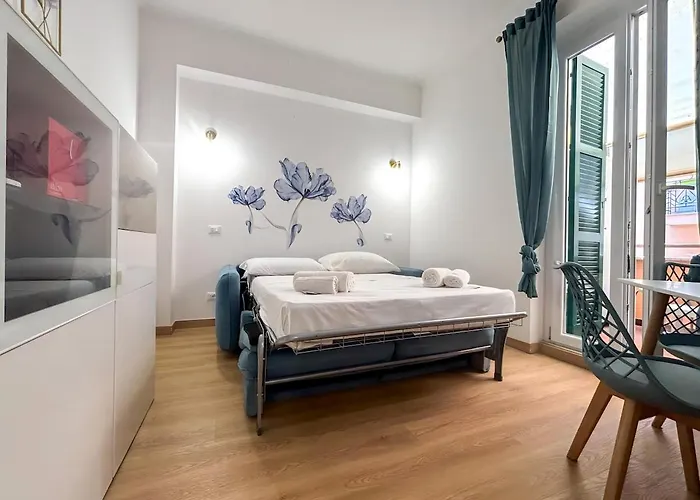 Modern With Private Balcony Near Colosseum Апартаменты